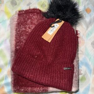 NWT Steven Madden beanie and scarf set